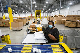 Job Duties and Basic Requirements of a Package Sorter