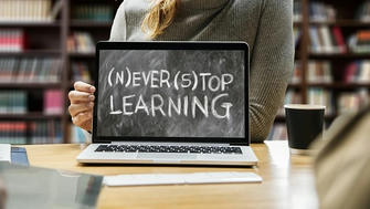 Why Working Adults Are Turning to Online Learning in 2025